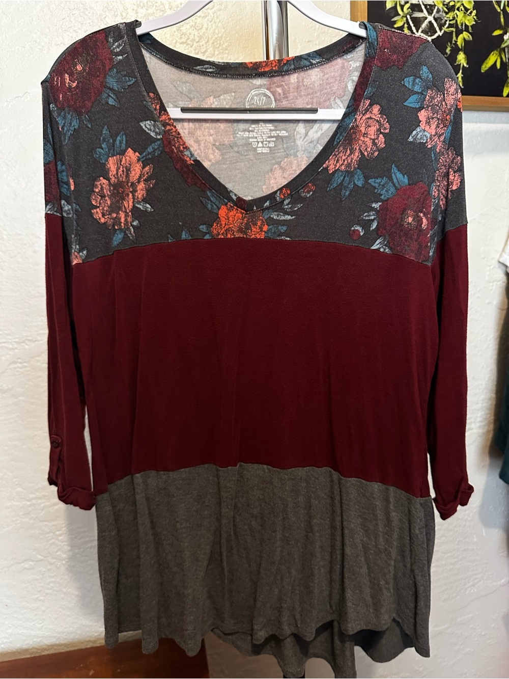 Floral V-Neck Colorblock Tunic Top - Burgundy, Gray